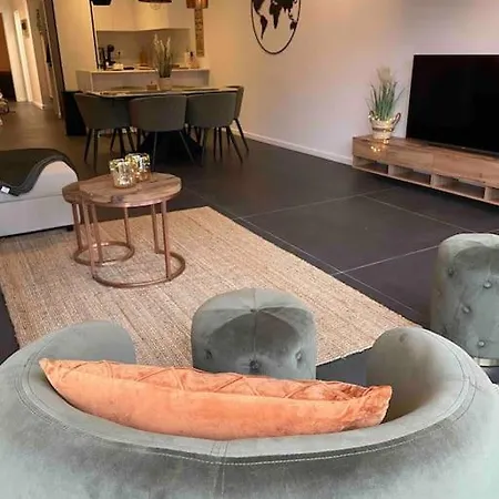 Chic, Luxe Loftstijl In Apartment *