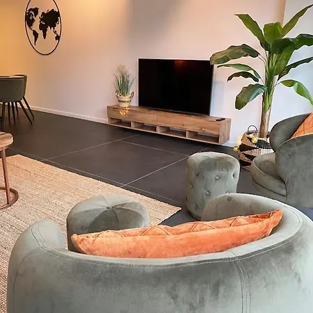 Chic, Luxe Loftstijl In Apartament