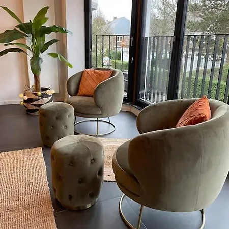 Chic, Luxe Loftstijl In Apartment *