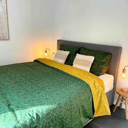 Chic, Luxe Loftstijl In Appartement Ostende