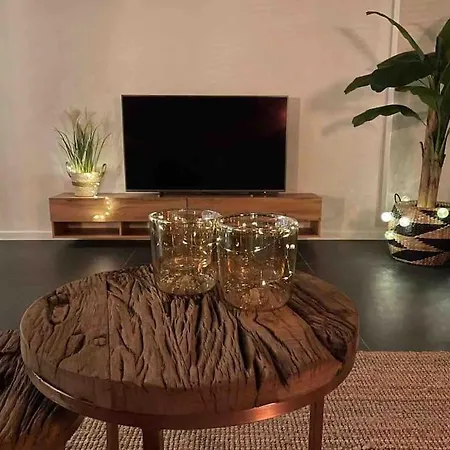 דירה Chic, Luxe Loftstijl In *